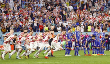Croatia beats Japan on penalties to reach quarter-finals
