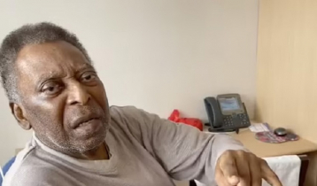 Pele in palliative care after he stops responding to chemotherapy