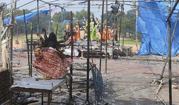 3 children among 5 dead in massive fire at Puja Pandal