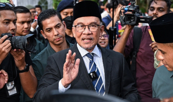 Anwar Ibrahim reiterates to give up his PM salary