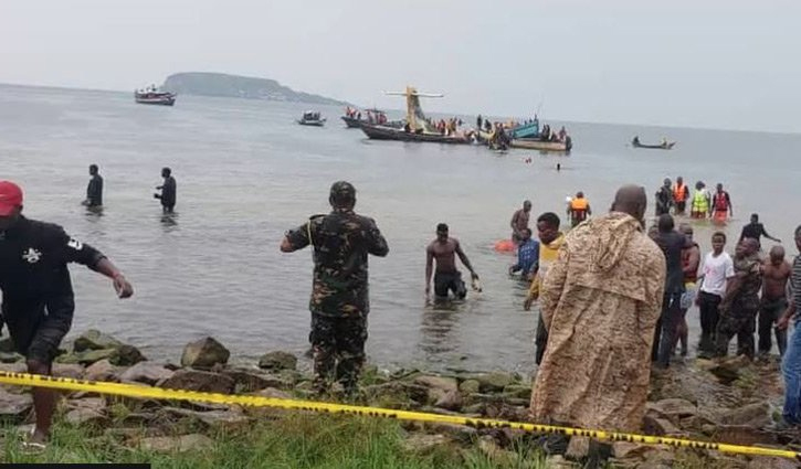 Plane crashes into Tanzania lake, 19 dead