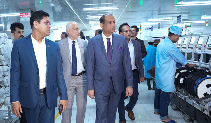 Land minister, secretary visit headquarter