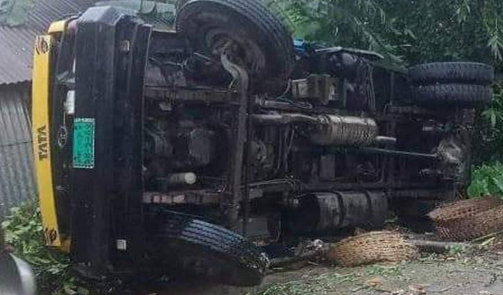 4 killed in Narsingdi truck crash
