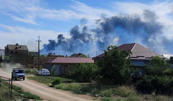 One dead in Russian airbase explosion
