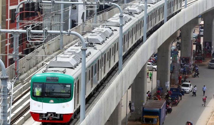 Metro rail starts passenger trip