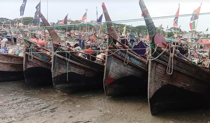 22-day ban on Hilsa catching from midnight 22-day ban on Hilsa catching from midnight