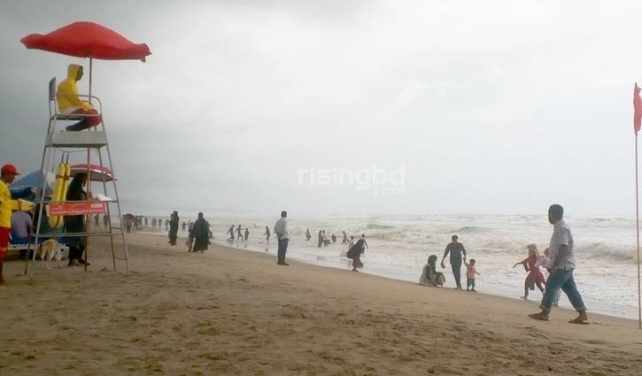 Sea remains rough, tourists warned