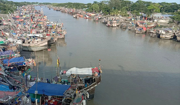 Maritime ports asked to hoist danger signal 3