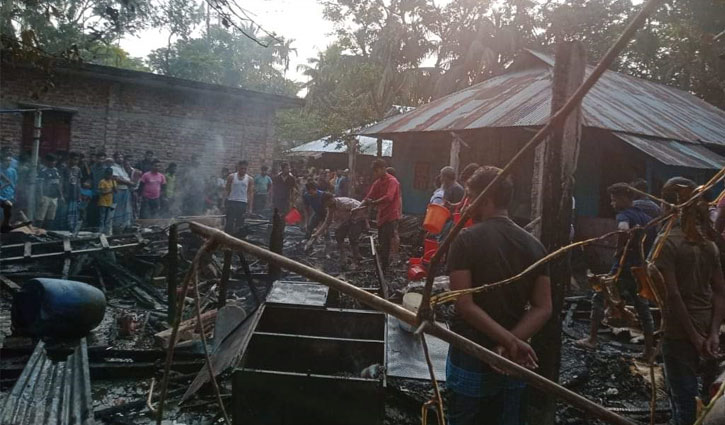 নোয়াখালীতে গ্যাস সিলিন্ডার বিস্ফোরণে শিশুর মৃত্যু