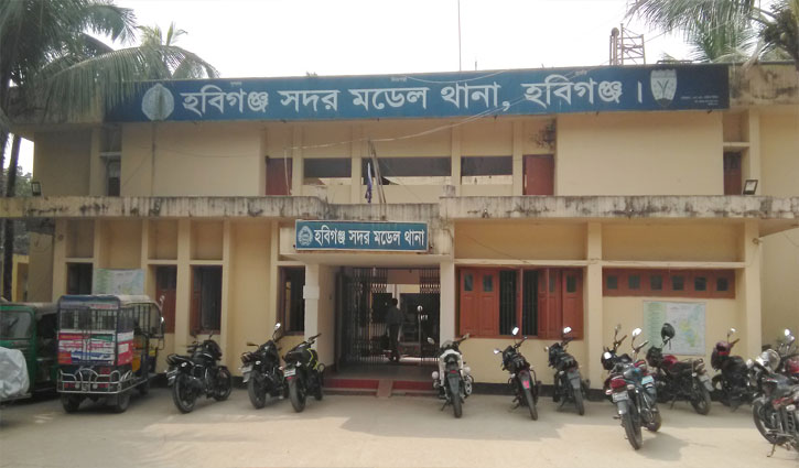 হবিগঞ্জে মাছ ধরা নিয়ে সংঘর্ষ, আহত ৫০ হবিগঞ্জে মাছ ধরা নিয়ে সংঘর্ষ, আহত ৫০