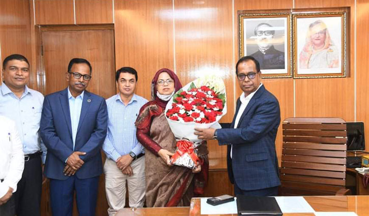 তথ্য সচিব হুমায়ুন কবীরের যোগদান তথ্য সচিব হুমায়ুন কবীরের যোগদান