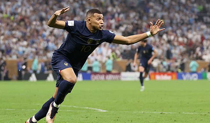 বিশ্বকাপ ফাইনালে ৬৬ বছর পর হ্যাটট্রিক এমবাপ্পের
