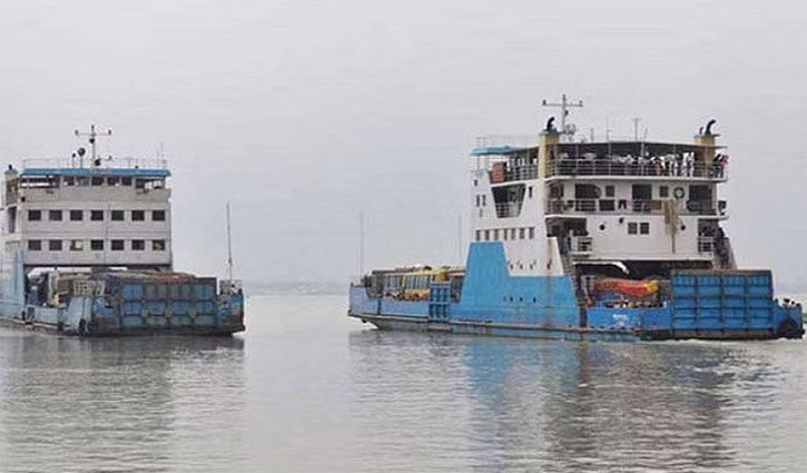 ঘন কুয়াশায় দৌলতদিয়া-পাটুরিয়া নৌরুটে ফেরি চলাচল বন্ধ