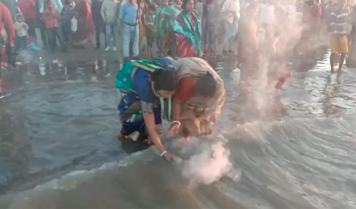 কুয়াকাটার রাস মেলা, রাতে শুরু হচ্ছে আনুষ্ঠানিকতা 