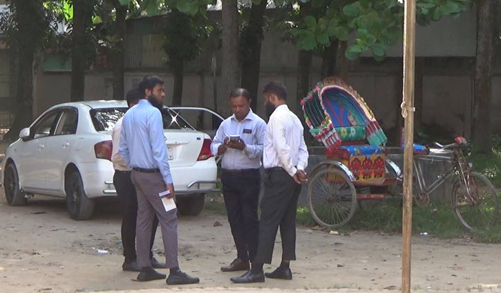 দালাল-বিক্রয় প্রতিনিধিতে অবরুদ্ধ স্বাস্থ্য কমপ্লেক্স দালাল-বিক্রয় প্রতিনিধিতে অবরুদ্ধ স্বাস্থ্য কমপ্লেক্স