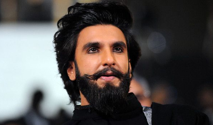 বিবস্ত্র ফটোশুট, অবশেষে থানায় রণবীর