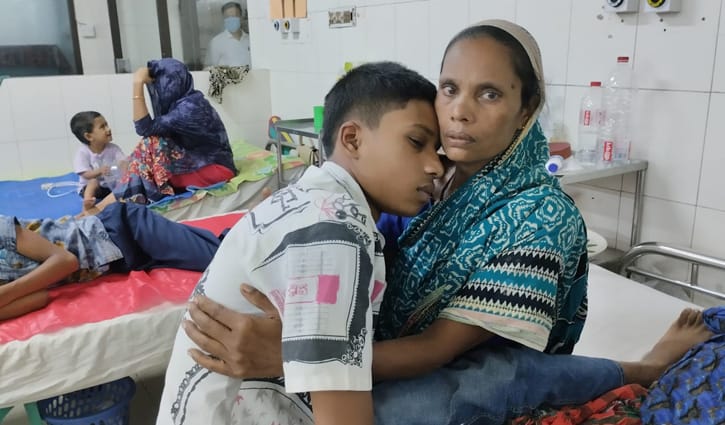 সুস্থ জীবনের আশা দেখছেন হৃৎপিণ্ডে ছিদ্র হয়ে যাওয়া শাহীন সুস্থ জীবনের আশা দেখছেন হৃৎপিণ্ডে ছিদ্র হয়ে যাওয়া শাহীন