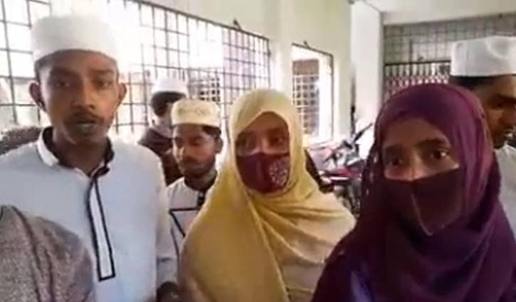 পরীক্ষায় বসতে দেওয়া হয়নি ৭ শিক্ষার্থীকে, কেন্দ্র সুপারকে শোকজ পরীক্ষায় বসতে দেওয়া হয়নি ৭ শিক্ষার্থীকে, কেন্দ্র সুপারকে শোকজ