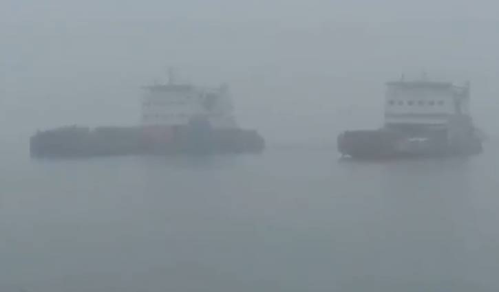 ঘন কুয়াশায় বন্ধ ২ ফেরিঘাট