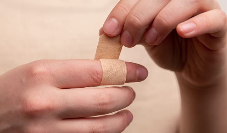 ওয়ান টাইম ব্যান্ডেজ লাগানোর সঠিক নিয়ম