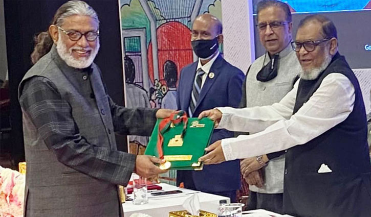 24 eminent citizens receive Ekushey Padak