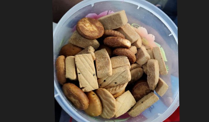 বিস্কুট খেয়ে মাদরাসা ছাত্রের মৃত্যু