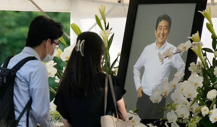 শিনজো আবেকে শেষ শ্রদ্ধা শোকার্ত জাপানিদের