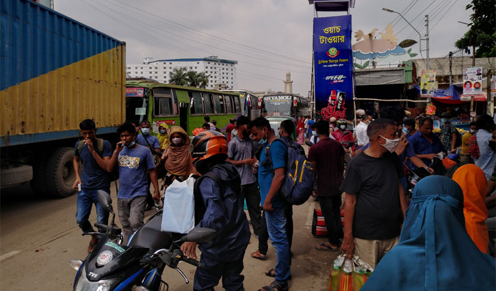 গাবতলীতে ঘরমুখো মানুষের ভিড়  
