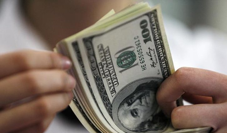 Dollar price hits Tk 110 in open market