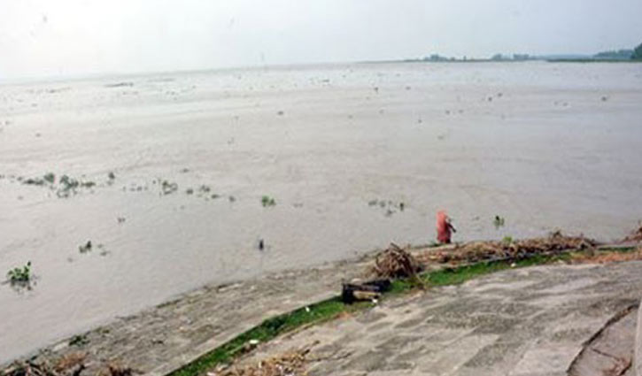 যমুনার পানি কমতে শুরু করেছে