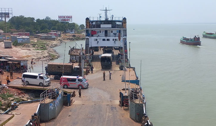 দৌলতদিয়া-পাটুরিয়া ঘাটে নেই জনদুর্ভোগ দৌলতদিয়া-পাটুরিয়া ঘাটে নেই জনদুর্ভোগ