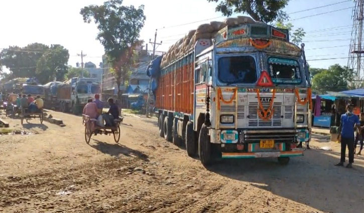 লোকসানের আশঙ্কায় পেঁয়াজ আমদানি বন্ধ