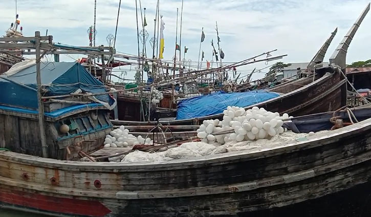 বৃহস্পতিবার থেকে সাগরে মাছ ধরা বন্ধ বৃহস্পতিবার থেকে সাগরে মাছ ধরা বন্ধ