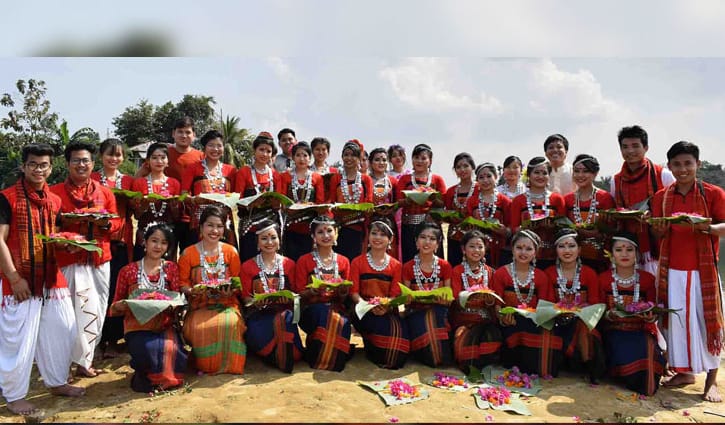 Hojatxonada semiz ayol