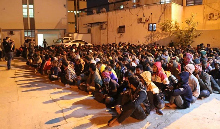 লিবিয়ার উপকূলে দুই শতাধিক বাংলাদেশি আটক