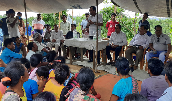 জুমক্ষেতে আগুন: তদন্ত কমিটির ঘটনাস্থল পরিদর্শন