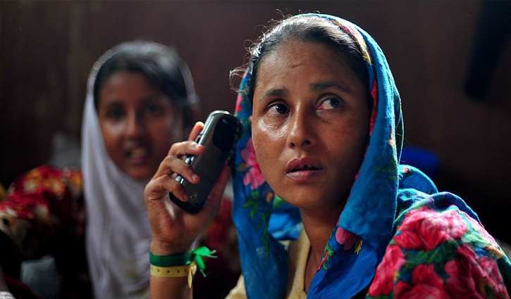 ‘মোবাইল ফোন ব্যবহারকারীদের বেশি বিল দিতে হবে’