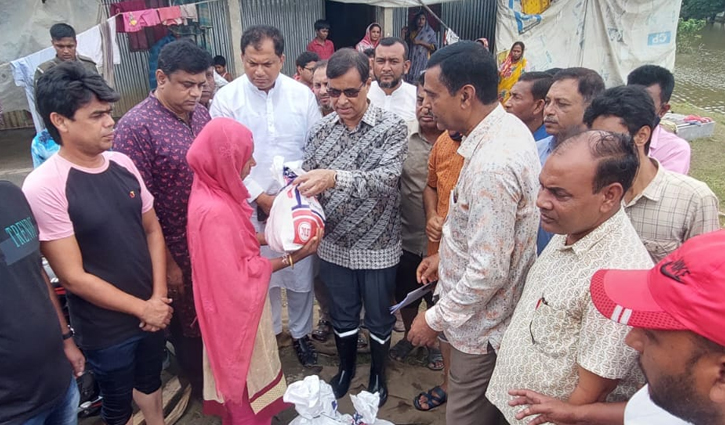 বন্যার্তদের পাশে আ.লীগ নেতা সাজ্জাদুল হাসান