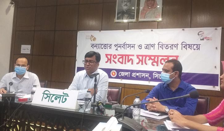 সিলেটে এখনও ৩৫ হাজার মানুষের আশ্রয়কেন্দ্রে সিলেটে এখনও ৩৫ হাজার মানুষের আশ্রয়কেন্দ্রে