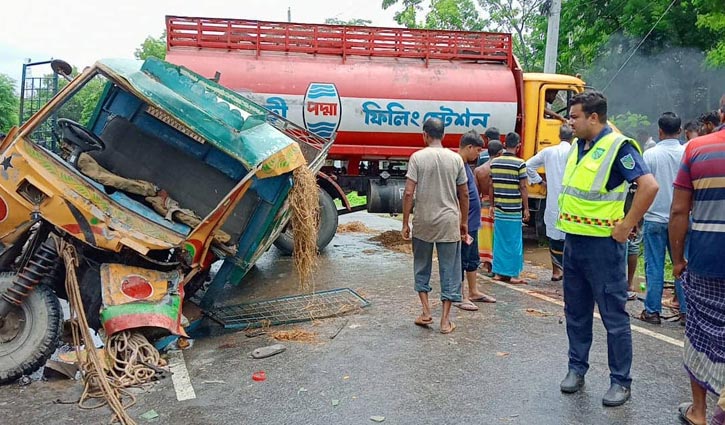 বাগেরহাটে লরি ও ট্রলির সংঘর্ষে আহত ৪ বাগেরহাটে লরি ও ট্রলির সংঘর্ষে আহত ৪