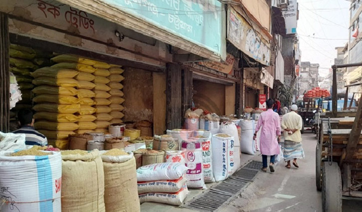 ছোলা ও পেঁয়াজের বাজারে স্বস্তি