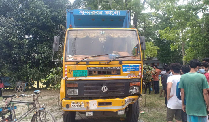 গোপালগঞ্জে কাভার্ডভ্যানের ধাক্কায় মোটরসাইকেলের ৩ আরোহী নিহত
