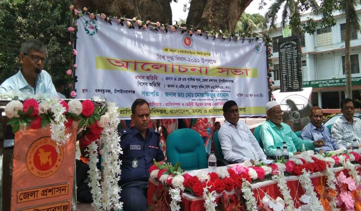 দেশে দুধ উৎপাদনে ঘাটতি থাকলেও চাঁপাইনবাবগঞ্জে নেই