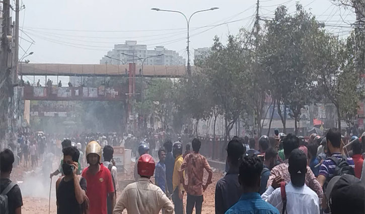 নিউমার্কেট এলাকায় দোকান বন্ধ, ঈদ ব্যবসায় লোকসানের শঙ্কা