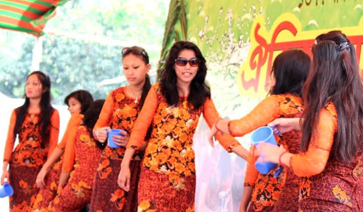 মৈত্রী পানি বর্ষণে সিক্ত হওয়ার অপেক্ষায় পাহাড়