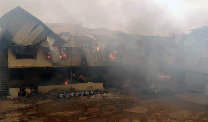 Star Line food factory catches fire