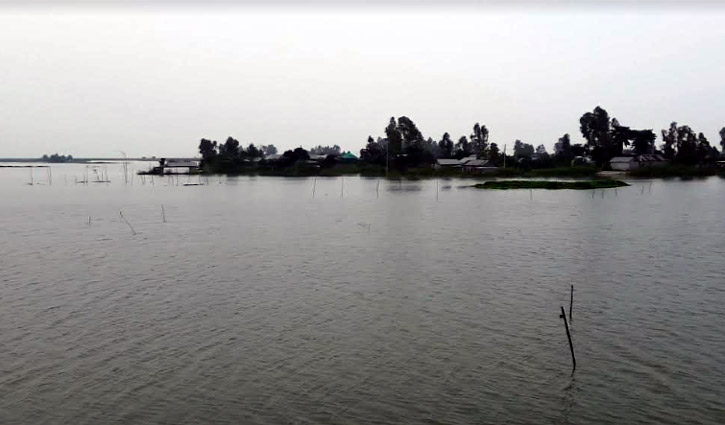 Jamuna water flowing at 17cm above danger level