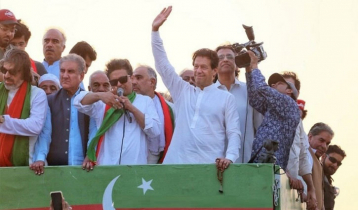 Imran Khan gives 6-day ultimatum to Pak govt