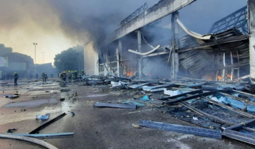 16 killed as Russian missile hits shopping centre in Ukraine