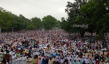 4 lakh devotees join Sholakia Eid Jamaat 4 lakh devotees join Sholakia Eid Jamaat